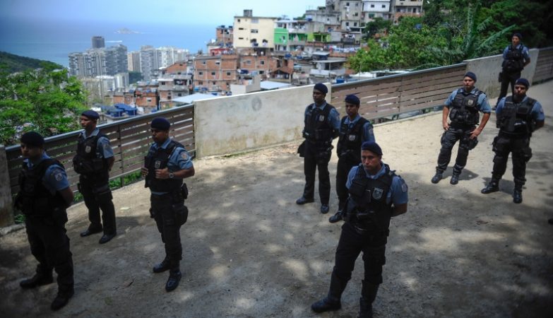 Agentes da Unidade de Polícia Pacificadora (UPP) da favela da Rocinha