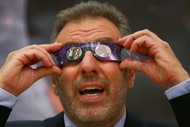 Ministro Nuno Crato em aula sobre eclipse solar