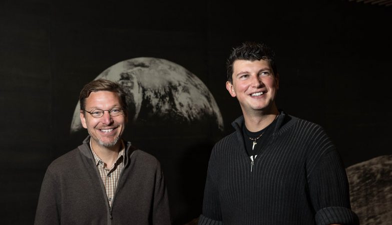Os astrónomos Mike Brown e Konstantin Batygin