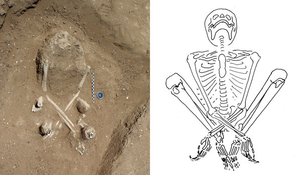 O esqueleto de uma mulher encontrada no sítio arqueológico tinha um feto no abdómen.