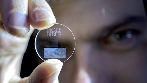 Um só disco do tamanho de uma moeda pode armazenar a história da Humanidade