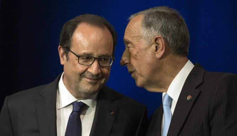 Francois Hollande e Marcelo Rebelo de Sousa nas comemorações do 10 de Junho em Paris