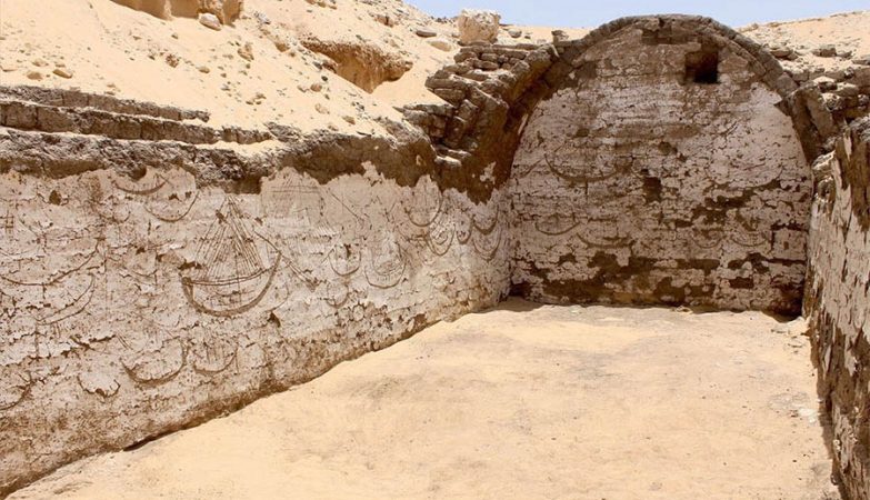 Mural de 120 imagens de barcos egípcios com 3.800 anos descoberto em Abidos, Egipto. 