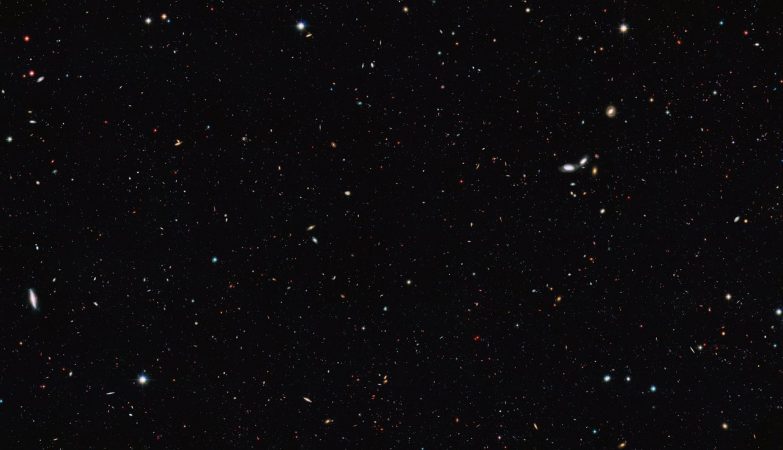 Os astrónomos usaram dados dos observatórios GOODS para recalcular o número total de galáxias do Unievrso