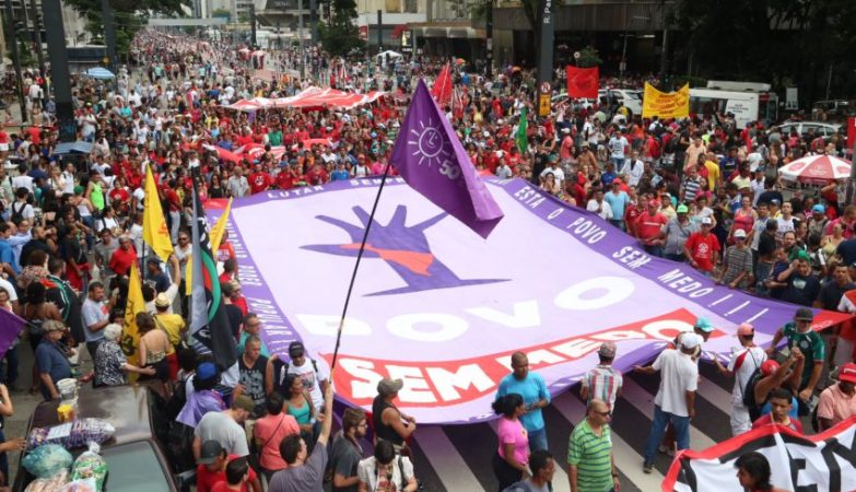 Protesto em São Paulo: manifestantes realizam ato contra a PEC 55/2016 irá ser votada esta semana