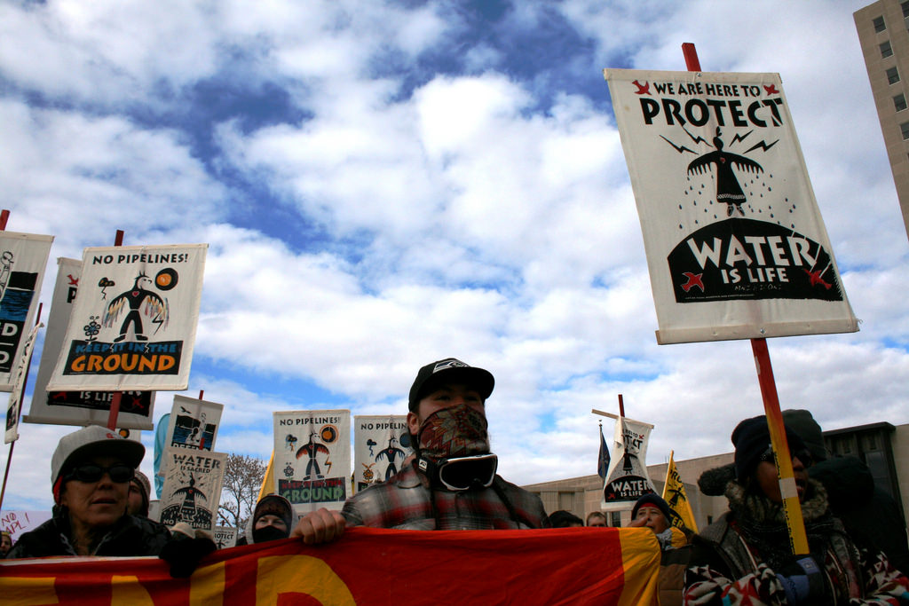 Protestos contra a construção de um oleoduto em Standing Rock, em Dacota do Norte