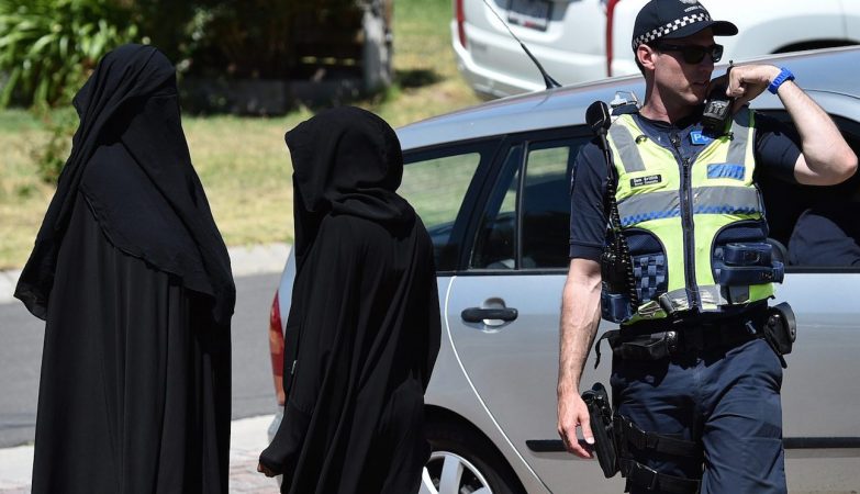 Raid da polícia australiana em Melbourne neutralizou ataque terrorista e resultou em 7 detenções