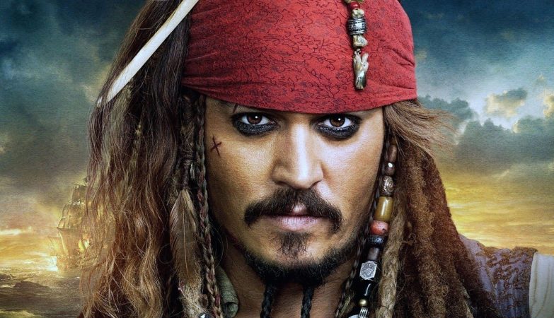 Johnny Depp é Jack Sparrow em "Piratas das Caraíbas" (Gore Verbinski, 2003)