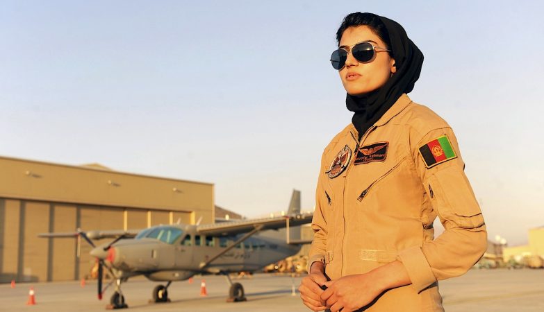 Niloofar Rahmani foi a primeira mulher piloto na Força Aérea do Afeganistão