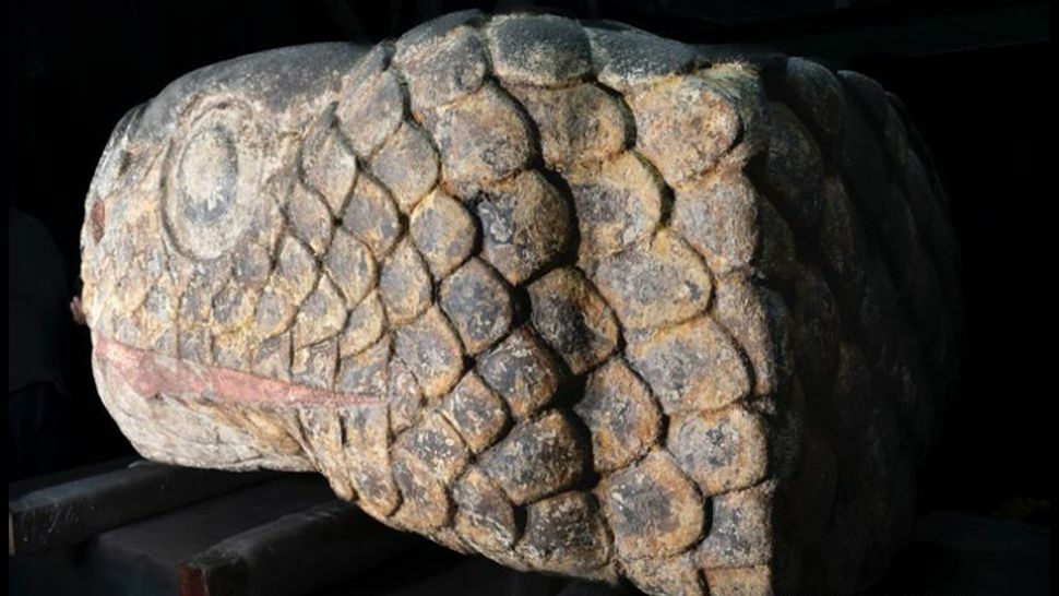 Terremoto en México revela cabeza de serpiente gigante tallada por los aztecas hace 500 años