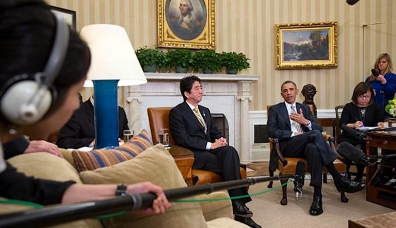 O primeiro-ministro do Japão, Shinzo Abe, com o Presidente dos Estados Unidos, Barack Obama