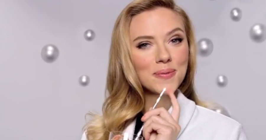 Scarlett Johansson na publicidade à SodaStream