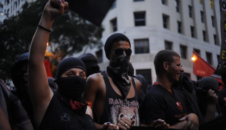 Black Bloc em protestos no Rio de Janeiro, em outubro de 2013
