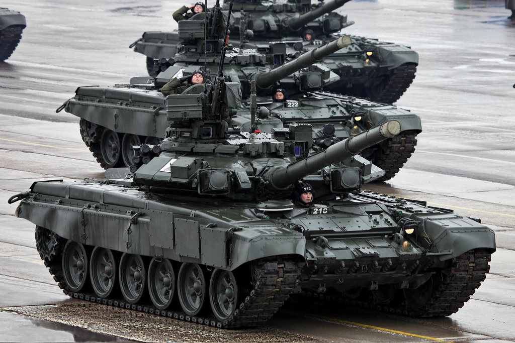 Tanques blindados T-90 do Exército da Rússia