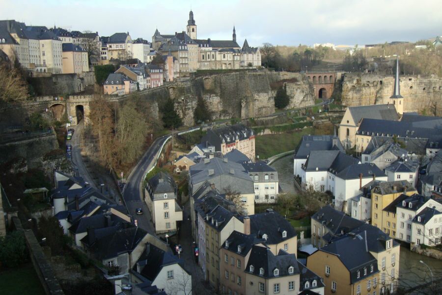 Punido após críticas à Federação, Luxemburgo protesta com desabafo e  esparadrapo na boca – Vírgula