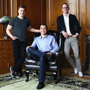 Brian Chesky, Nathan Blecharczyk e Joe Gebbia, os co-fundadores da Airbnb