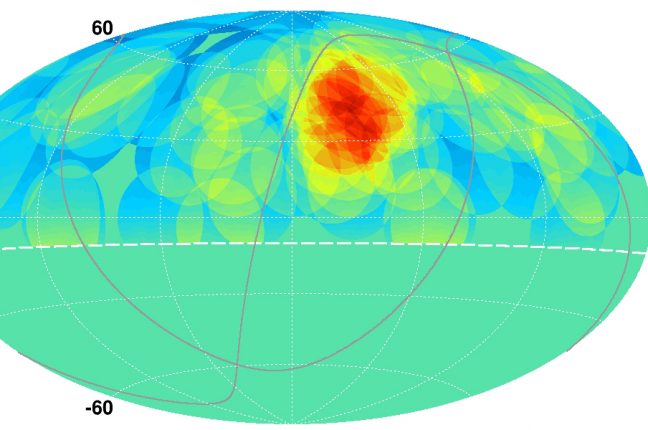 Este mapa do céu norte mostra a concentração de raios cósmicos ultra-energéticos, com um "hotspot" desproporcional na área amarela e vermelha.