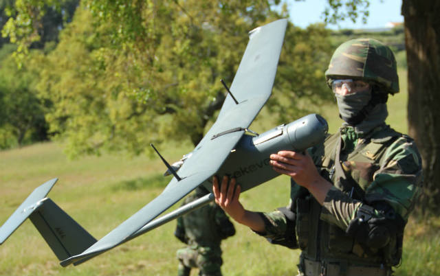 AR4 Light Ray, anterior drone desenvolvido pela empresa portuguesa de aeronáutica Tekever, foi utilizado em maio pela NATO na missão KFOR no Kosovo.