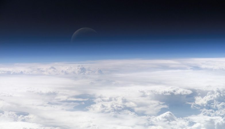 A parte superior da atmosfera, fotografada a partir da ISS