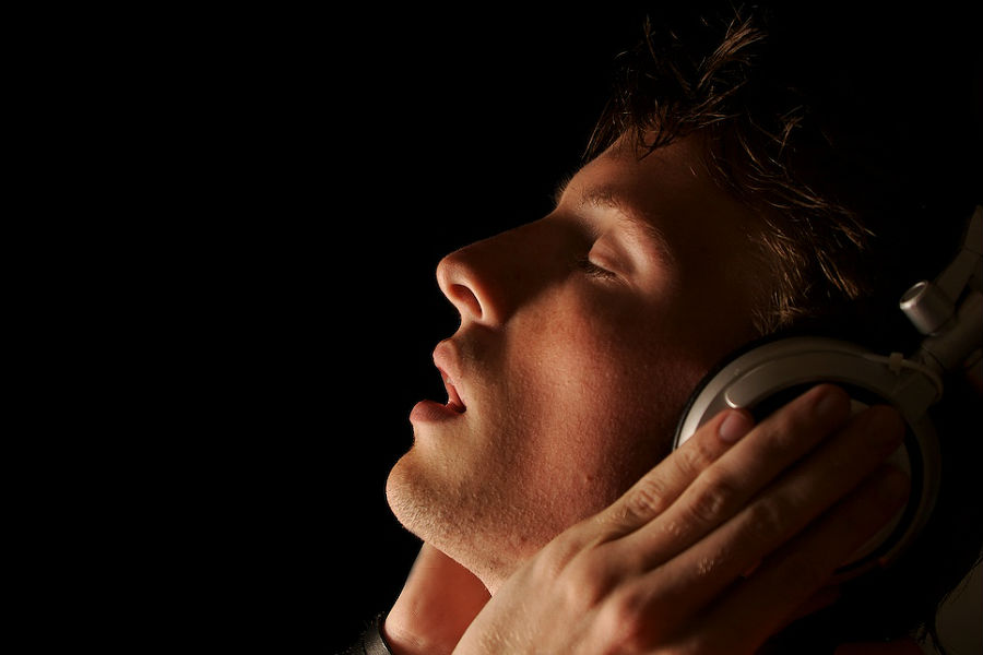 Ouvir música pode prejudicar a sua criatividade - ZAP