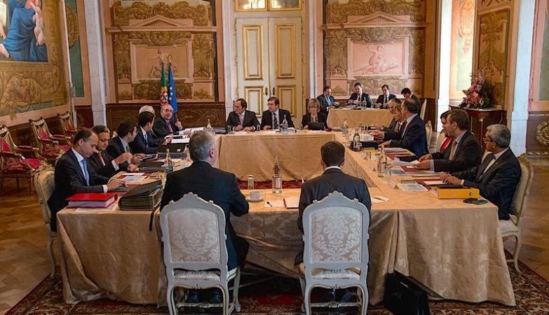 Conselho de Ministros: o Governo de Portugal com Passos Coelho, Maria Luís Albuquerque e Paulo Portas à cabeça