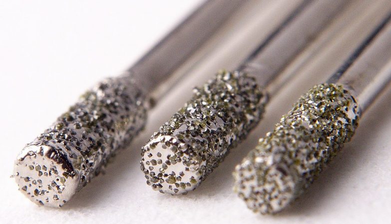 Brocas de 2mm laminadas a diamante, usadas na perfuração de materiais