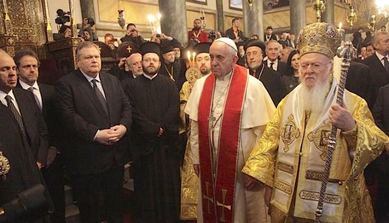 O papa Francisco, da Igreja Católica, e o patriarca Bartolomeu I, da Igreja Ortodoxa, os dois responsáveis máximos das igrejas Cristãs.