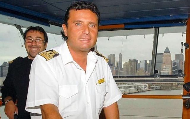 Francesco Schettino, capitão do Costa Concordia, não foi o último a abandonar  o barco - pelo contrário.