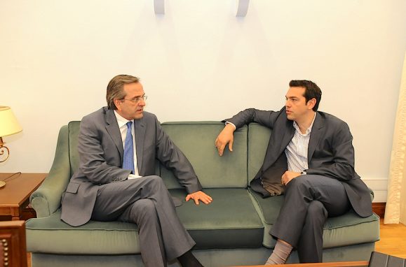 O primeiro-ministro da Grécia, Antonis Samaras, do Partido Nova Democracia, com o líder do Syriza, Alexis Tsipras