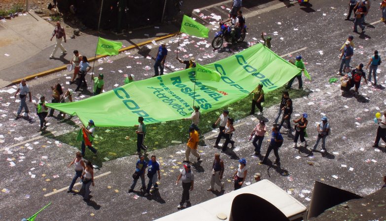 Marcah de apoiantes do COPEi, partido democrata-cristão venezuelano, na oposição