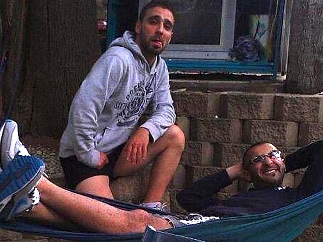 Omar Al-Kutobi, de 24 anos, e Mohammad Kiad, de 25 anos, detidos por terrorismo em Sydney