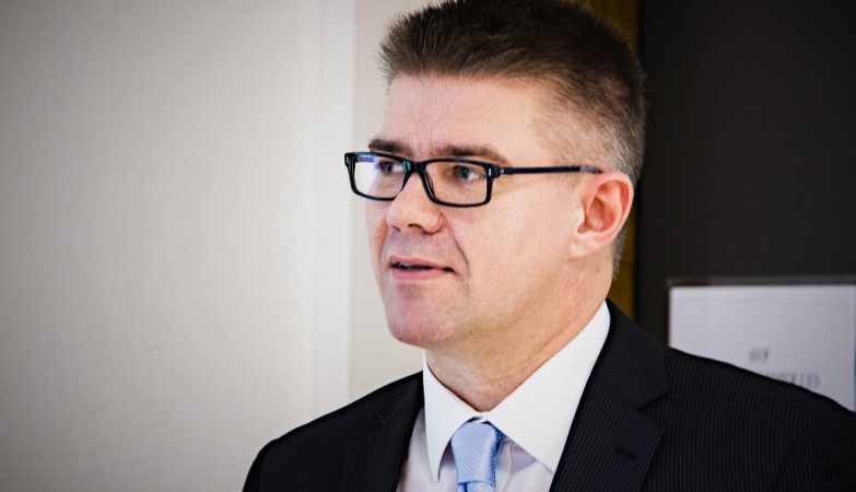 O ministro dos Negócios Estrangeiros da Islândia, Gunnar Bragi Sveinsson