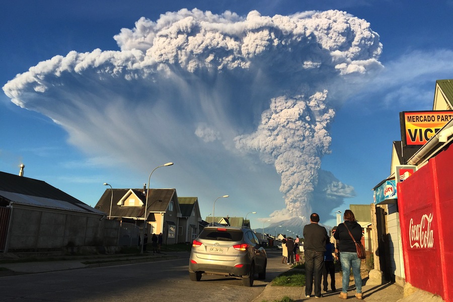 Erupção do vulcão chileno Calbuco em abril de 2015