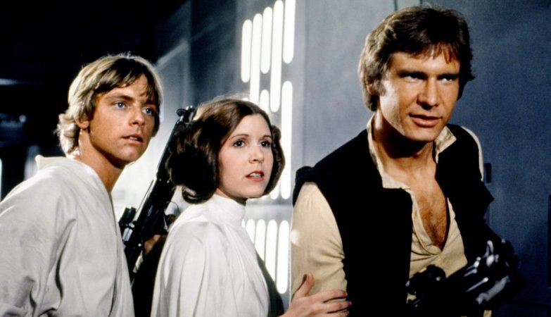 Luke Skywalker, a Princesa Leia e Han Solo no Episódio IV de Star Wars