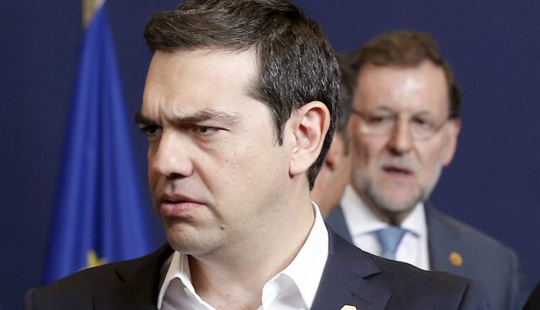 O primeiro-ministro da Grécia, Alexis Tsipras, com o primeiro-ministro de Espanha, Mariano Tajoy