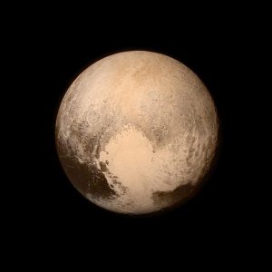 A última imagem enviada pela New Horizons antes da sua passagem por Plutão, a 14 de julho de 2015