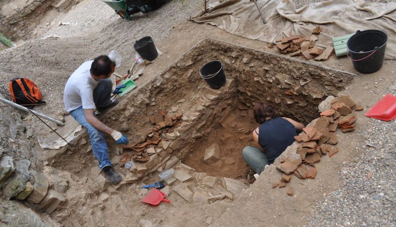 Trabalhos arqueológicos que decorreram no Castelo de Abrantes, desenvolvidos pelas equipas de arqueologia e património da Câmara e do projeto do Museu Ibérico de Arqueologia e Arte (MIAA)