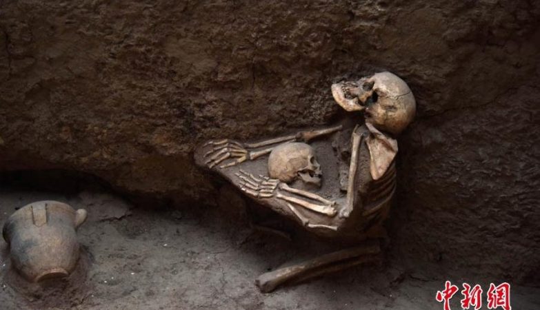 Esqueletos encontrados na China, em Lajia, a chamada "Pompeia do Este"