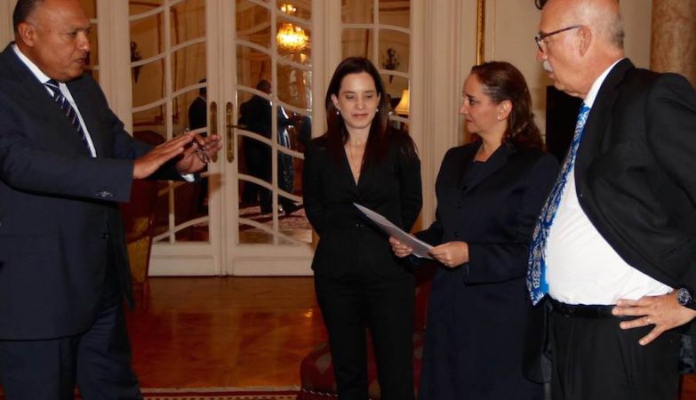 Claudia Ruiz Massieu, ministra dos Negócios Estrangeiros do México, reunida com Sameh Shoukry, ministro dos Negócios Estrangeiros do Egipto