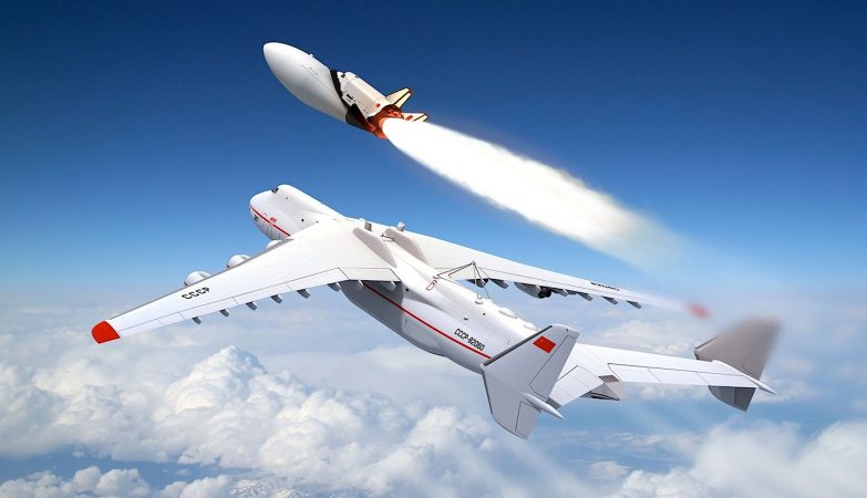 Em 2010 alguns rumores indicavam que a Rússia teria recuperado o seu programa espacial MAKS e estaria a construir um vaivém espacial tripulado baseado no desenho do MAKS-OS (na imagem, lançado por um  Antonov An-225)