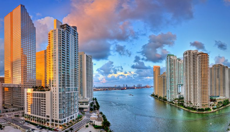 Cidade baixa, construída sobre um solo calcário, Miami não vai poder ser protegida pelos seus diques