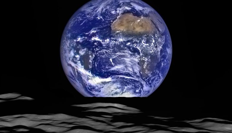 Earthrise 2015, o Nascer da Terra visto da Lua pelo Lunar Reconnaissance Orbiter