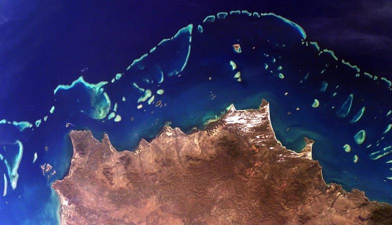 Imagem aérea da Grande Barreira de Corais da Austrália, uma das inúmeras que vão ser estudadas pelo CORAL no início deste ano