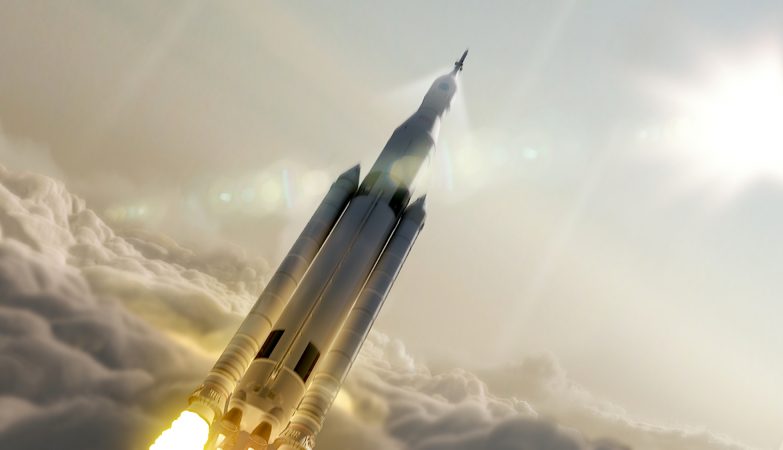 O Space Launch System é o mais poderoso lançador que a NASA concebeu até agora para levar o Homem a Marte - numa viagem de alguns meses