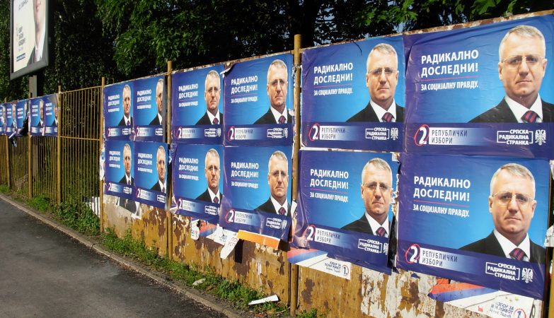 Cartazes de apoio a Vojislav Seselj