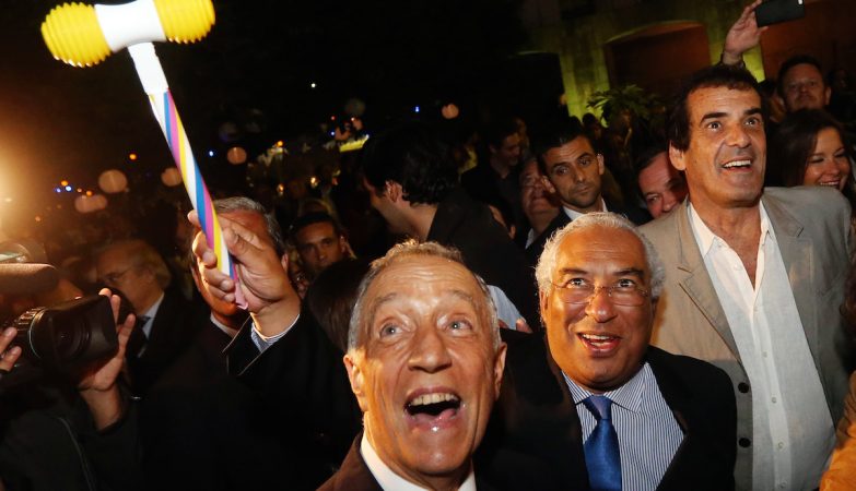 O presidente da República, Marcelo Rebelo de Sousa, o primeiro-ministro, António Costa, e o presidente da câmara do Porto, Rui Moreira, durante as festas de S.João no Porto.