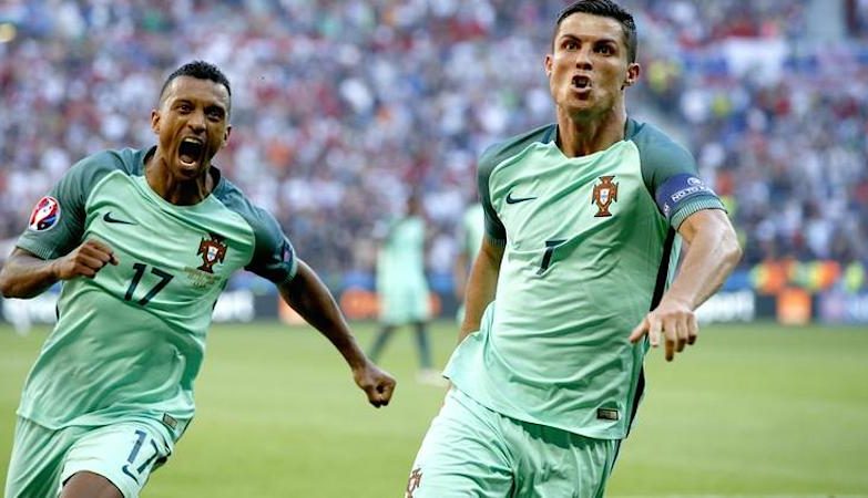 Ronaldo e Nani celebram o 2-2 frente à Hungria