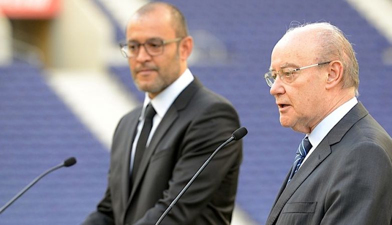 O novo treinador e ex-jogador do FC Porto, Nuno Espírito Santo, com o presidente do clube, Pinto da Costa