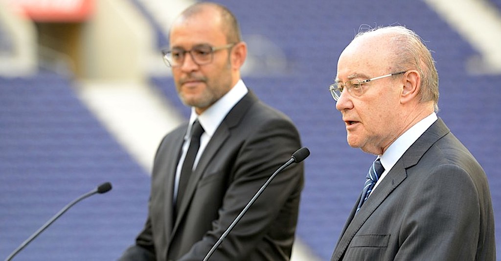 O novo treinador e ex-jogador do FC Porto, Nuno Espírito Santo, com o presidente do clube, Pinto da Costa
