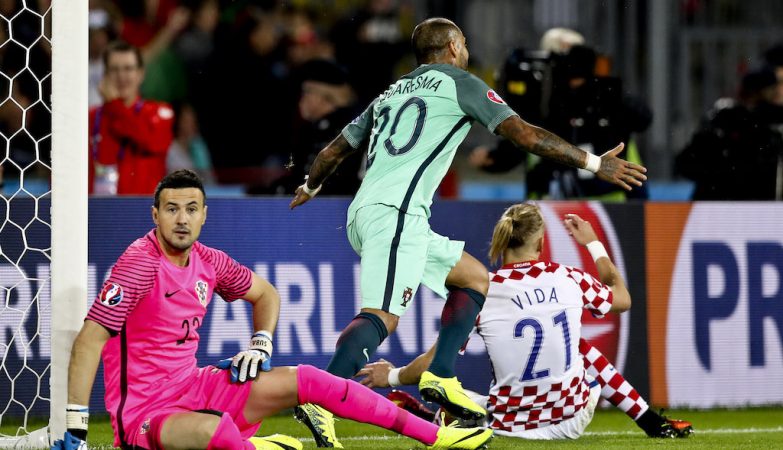 Portugal bate Polónia e fica a um empate do apuramento para a fase